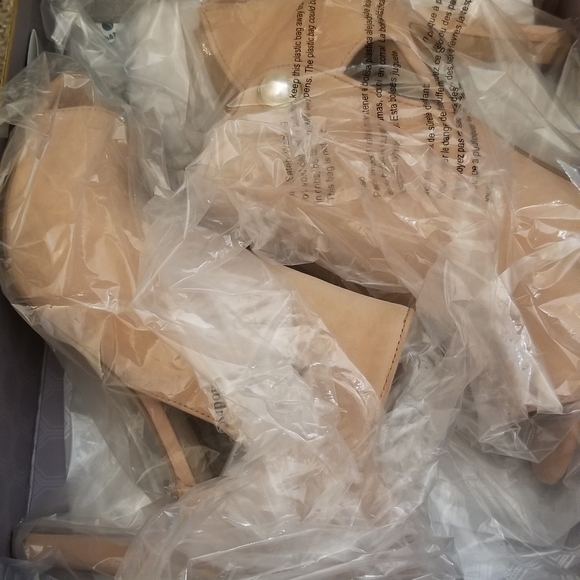 Louise et Cie ILLISA  LO-ILLISA - Demure Pink Kidsuede 9M Open Toe Bootie - Picture 2 of 16